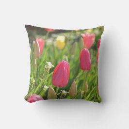 Cojín De Exterior throwpillow rosado del tulipán