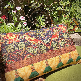 Cojín De Exterior William Morris Tassel Design Lumbar Pillow