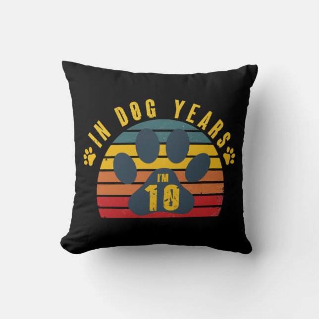Cojín Decorativo 10 en años de perro  (Anverso)