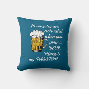 Cojín Decorativo 14 Músculos activados cuando vierte una cerveza.
