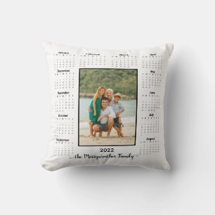 Cojín Decorativo 2022 Modern Personalized 2 Photo Calendar