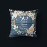 Cojín Decorativo 50° Aniversario Blue Rustic Floral String Lights<br><div class="desc">Esta almohada botánica de 50 años de boda,  con una delicada acuarela de flores,  luces de cuerda y un fondo de paneles de madera rústico azul,  puede ser personalizada con su información especial de aniversario en un texto elegante. Diseñado por Thisisnotme©</div>