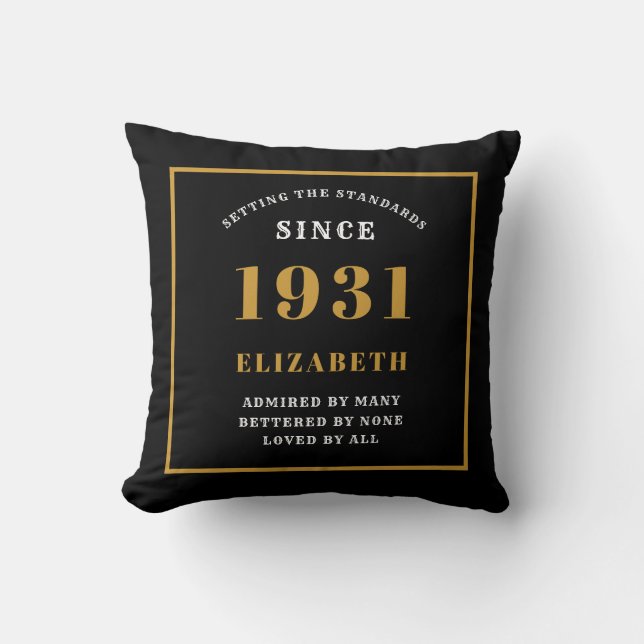 Cojín Decorativo 90 cumpleaños 1931 Moda elegante negra personaliza (Anverso)