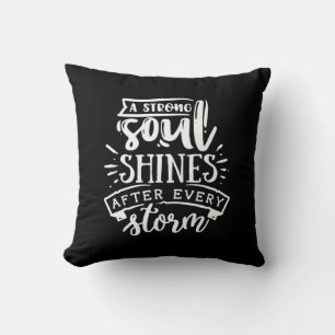 Cojín Decorativo A strong soul shines after - white
