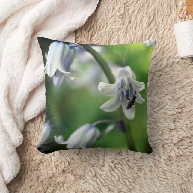 Cojín Decorativo Abeja En Flor Azul Cierre (Manta)