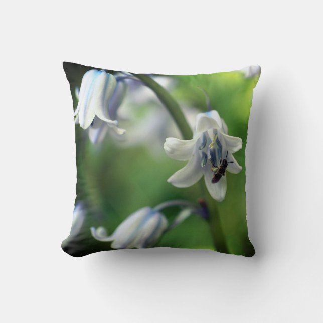 Cojín Decorativo Abeja En Flor Azul Cierre (Anverso)