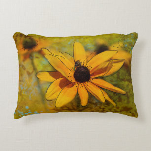 Cojín Decorativo Abeja en flor de cono Arte de medios mixtos