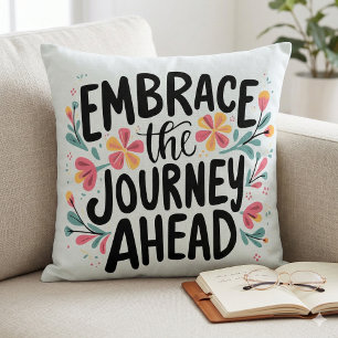 Cojín Decorativo Abraza el viaje que te espera Tipografía floral bo