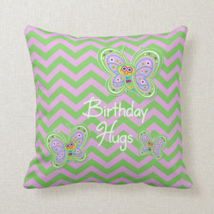 Cojín Decorativo Abrazos de la mariposa del cumpleaños