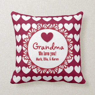 Cojín Decorativo ABUELA le amamos con los corazones y el cordón C02