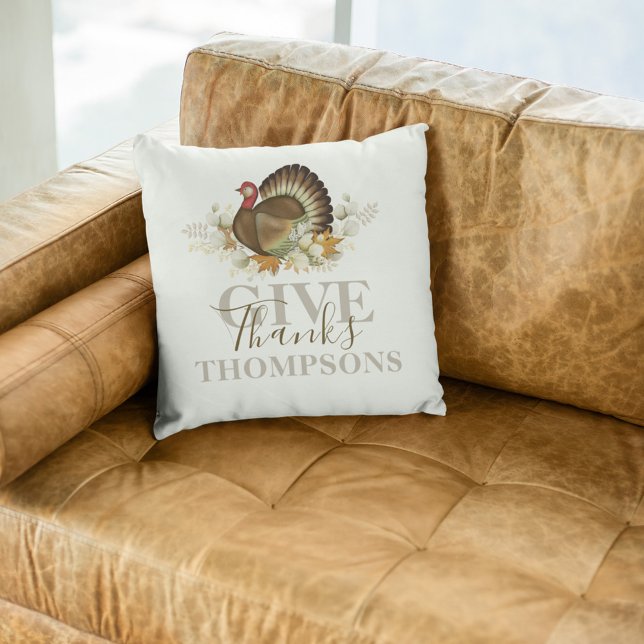 Cojín Decorativo Acción de Gracias Gracias Fall Personalizada (A thanksgiving watercolor turkey throw pillow. )