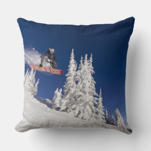 Cojín Decorativo Acción de snowboarding en Whitefish Mountain Resor