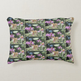 Cojín Decorativo Acento de flores silvestres de Corfu Lilac