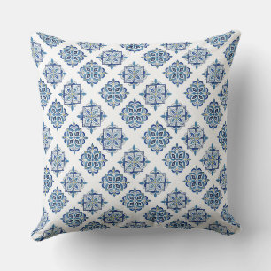 Cojín Decorativo Adorno bordado azul sobre blanco