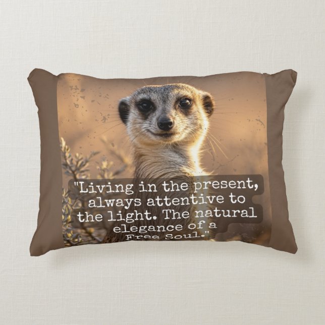 Cojín Decorativo Adventurous Meerkat Living (Anverso)