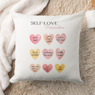 Cojín Decorativo Afirmación de amor propio con corazones rosados