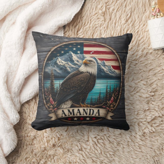 Cojín Decorativo Águila majestuosa contra fondo de montaña (Manta)