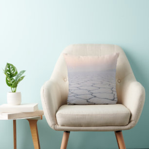 Cojín Decorativo Aletas de sal al amanecer: Paisaje etéreo Minimali