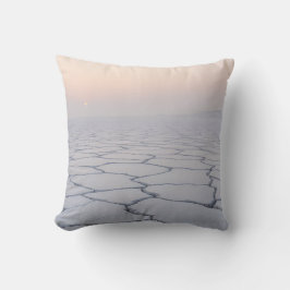 Cojín Decorativo Aletas de sal al amanecer: Paisaje etéreo Minimali