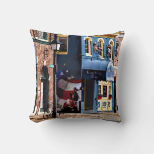 Cojín Decorativo Alexandria VA - Bicicleta aparcada en N Saint Asep