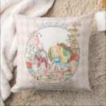 Cojín Decorativo Alicia aventuras en Woderland Birthday Tea Fiesta<br><div class="desc">Alicia acuarela en la cubierta del cojín del Cojín decorativo del cumpleaños del cumpleaños del Fiesta de té</div>