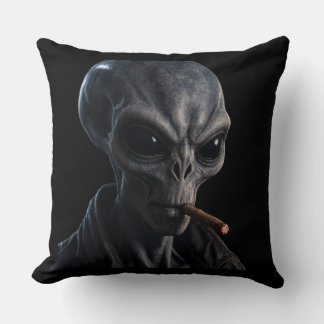 Cojín Decorativo Alienígena Gris Genial Fumando Puro - Acc de Chico