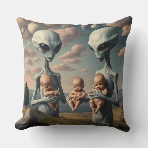 Cojín Decorativo Alienígenas grises cradling Human Babies