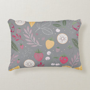 Cojín Decorativo “Almohada con Acento Floral de Frutas Coloridas”