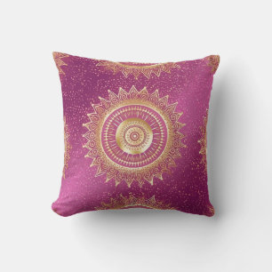 Cojín Decorativo Almohadón de Mandala Magenta y Dorado – Boho Luxe