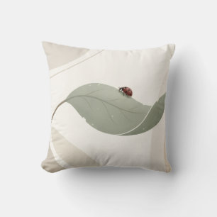 Cojín Decorativo Almohadón Minimalista de Mariquita en Hoja de Salv
