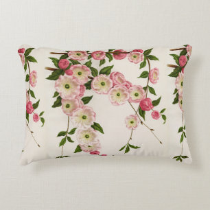 Cojín Decorativo Almond de flores rosadas victorianas