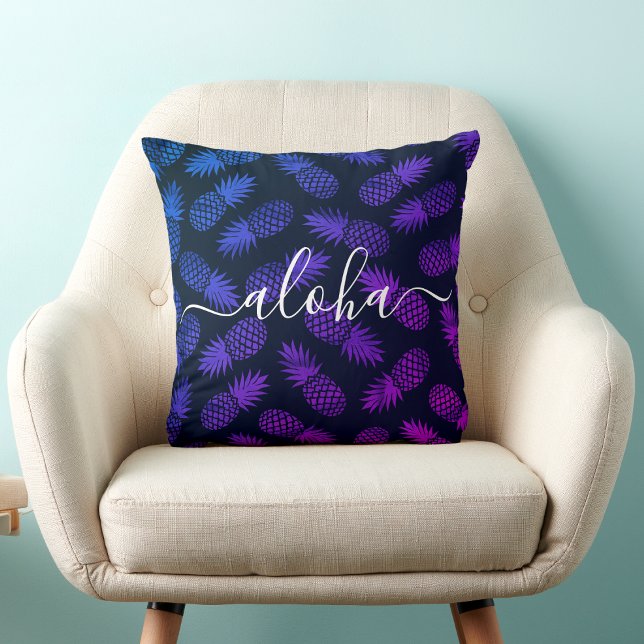 Cojín Decorativo Aloha Script Purple Blue Pineapple Pattern Hawaii (Subido por el creador)