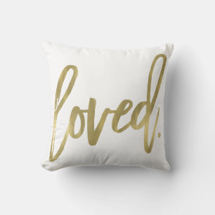Cojín Decorativo Amado. Tipografía de letra script moderna y elegan