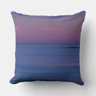Cojín Decorativo Amanecer de color morado en la orilla del océano