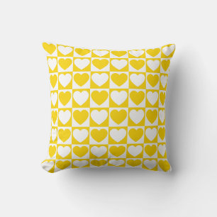 Cojín Decorativo Amarillo Dorado y Cuadros Blancos con Corazones
