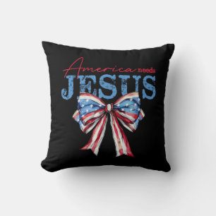 Cojín Decorativo America Necesita Jesús Bandera Cristiana USA Coque