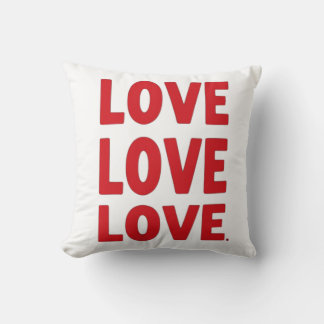 Cojín Decorativo Amor Amor Amor – Tipografía Negrita de San Valentí