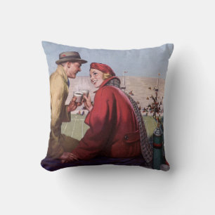 Cojín Decorativo Amor y romance vintage, pareja en partido de fútbo