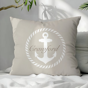 Cojín Decorativo Ancla Náutica Monograma Beige y Blanco Elegante