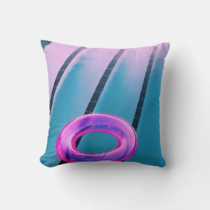 Cojín Decorativo Anillo inflable rosado en el pool