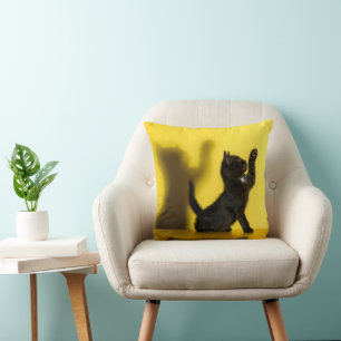 Cojín Decorativo Animales de bebé más afectados   Jugar al gato neg