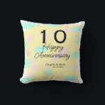 Cojín Decorativo aniversario de boda 10 años nombre pastel amarillo<br><div class="desc">diseños de códigos Qr plantillas sencillas</div>