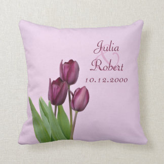 Cojín Decorativo Aniversario púrpura de 3 tulipanes