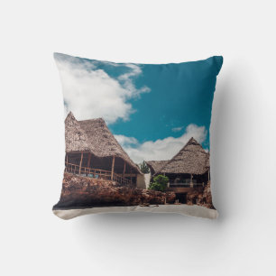 Cojín Decorativo Antiguo bungalow tropical de madera en la playa an