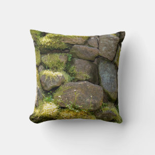 Cojín Decorativo Antiguo muro de piedra con musgo -