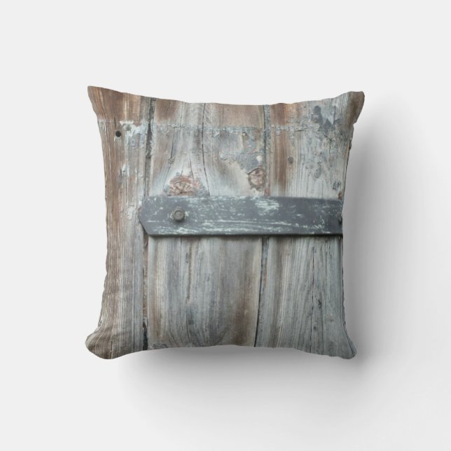 Cojín Decorativo Antiguo pestillo oxidado en madera antigua (Anverso)