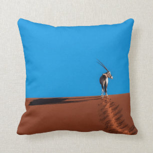 Cojín Decorativo Antílope del Oryx en el desierto de Namib