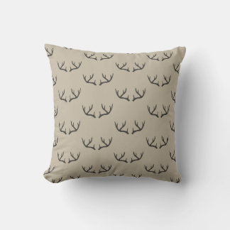 Cojín Decorativo Antlers modernos de negro y taupe con estampado
