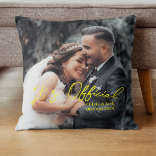 Cojín Decorativo Anuncio de boda oficialmente empatado