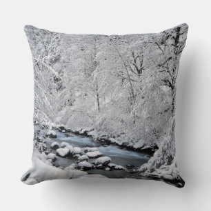 Cojín Decorativo Arroyo blanco nevado escénico, Oregon